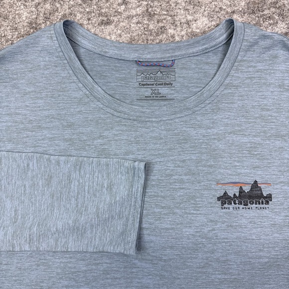 Patagonia Tops - Patagonia capilene cool daily shirt women's XL blue active performance hike camp